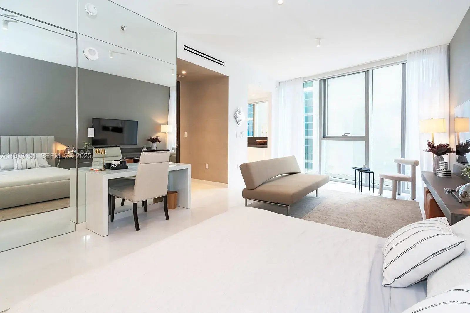 300 Biscayne Blvd Way # 805, Miami FL 33131