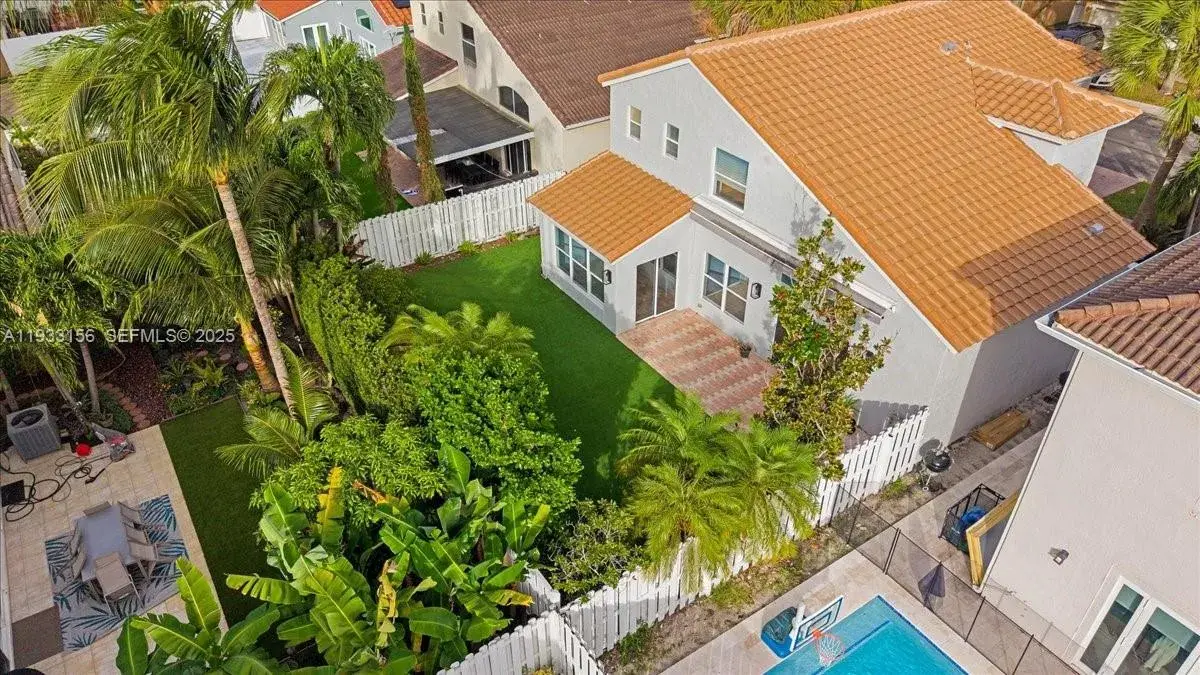 4978 SW 35th Ter, Hollywood FL 33312