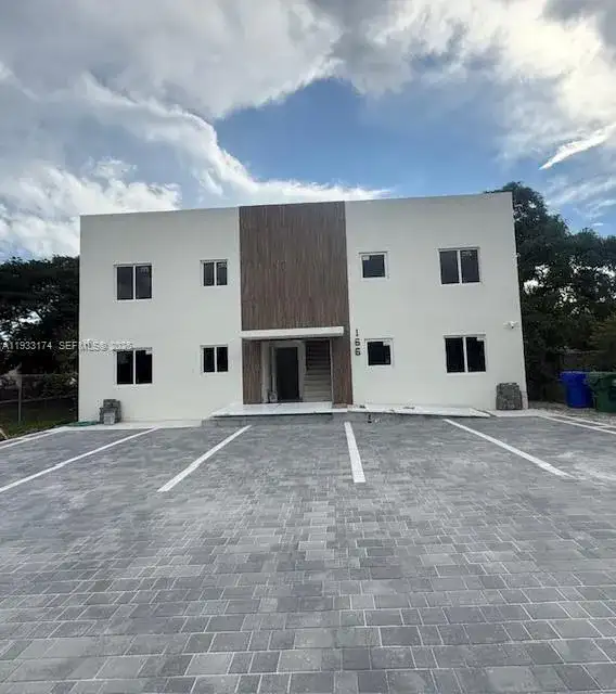 166 NE 70th St # 2, Miami FL 33138 photo 2