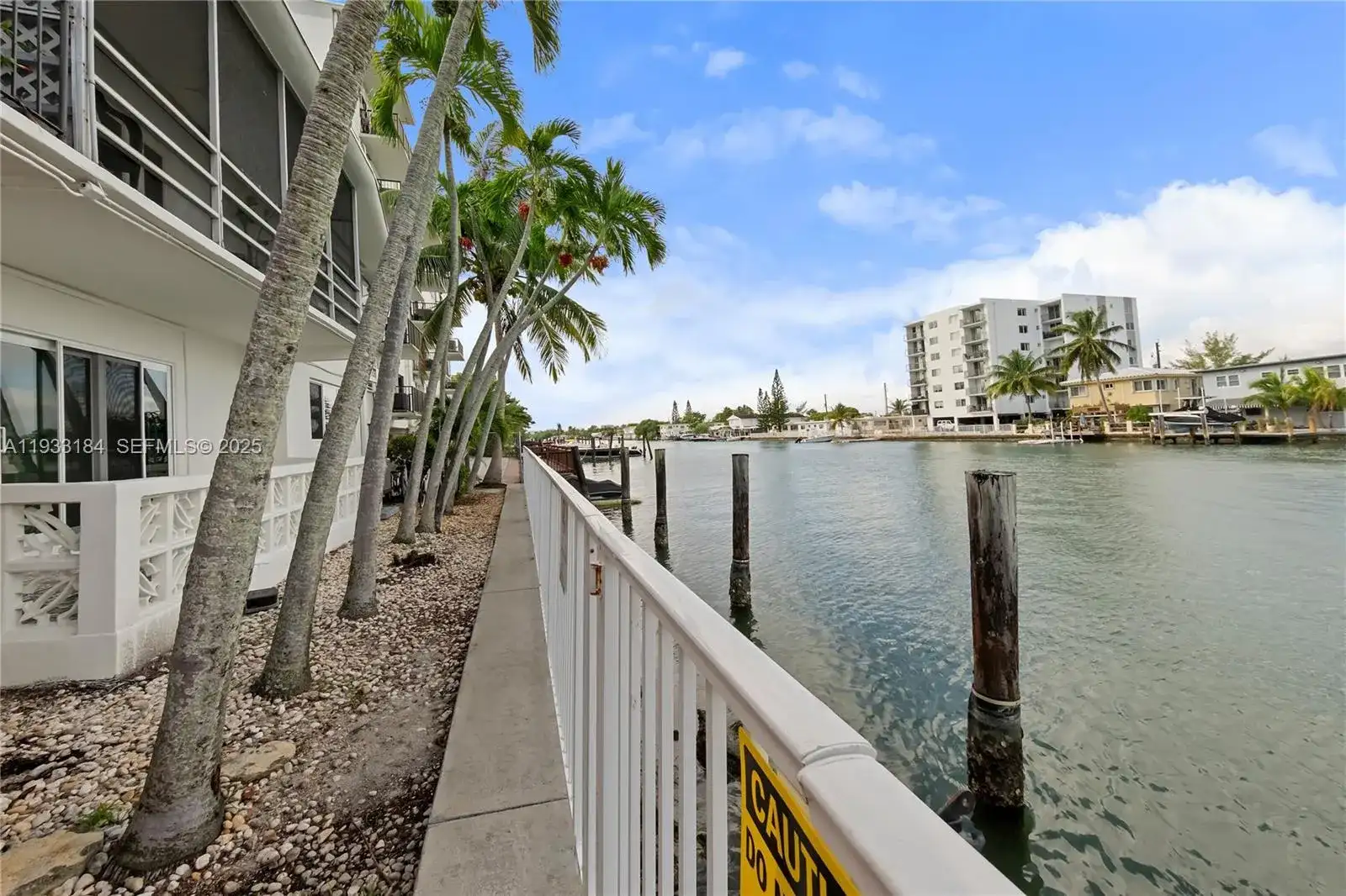 8040 Tatum Waterway Dr # 11, Miami Beach FL 33141 photo 5