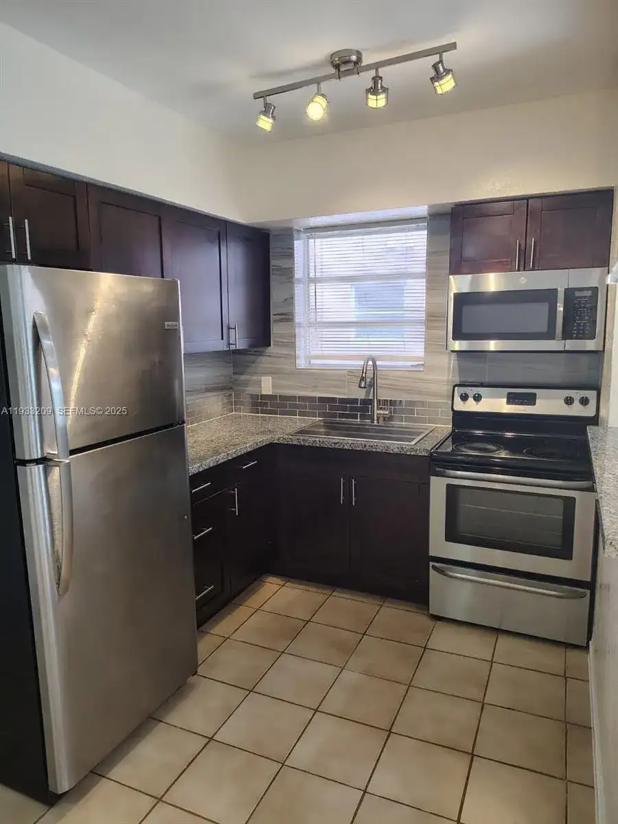 521 NE 62nd St # 4, Miami FL 33138 photo 5