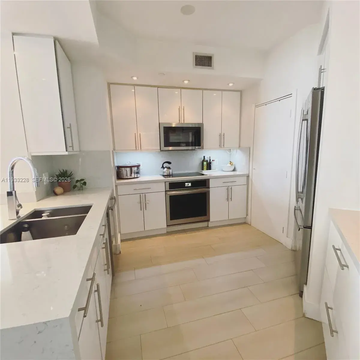 888 Brickell Key Dr # 2209, Miami FL 33131