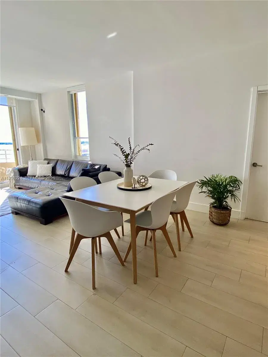 888 Brickell Key Dr # 2209, Miami FL 33131