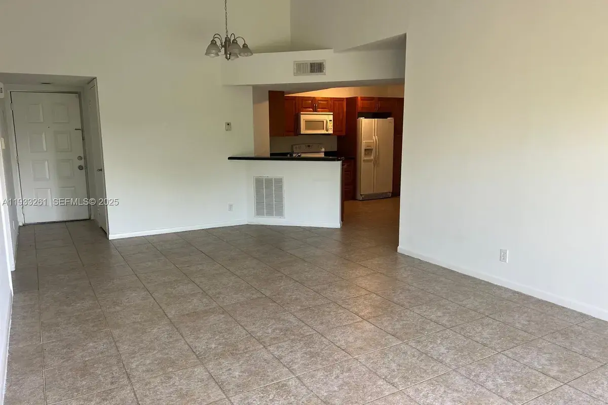 8821 Wiles Rd # 306, Coral Springs FL 33067