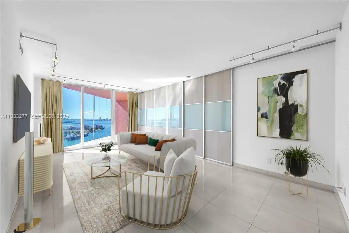 300 S Pointe Dr # 3402, Miami Beach FL 33139 photo 2