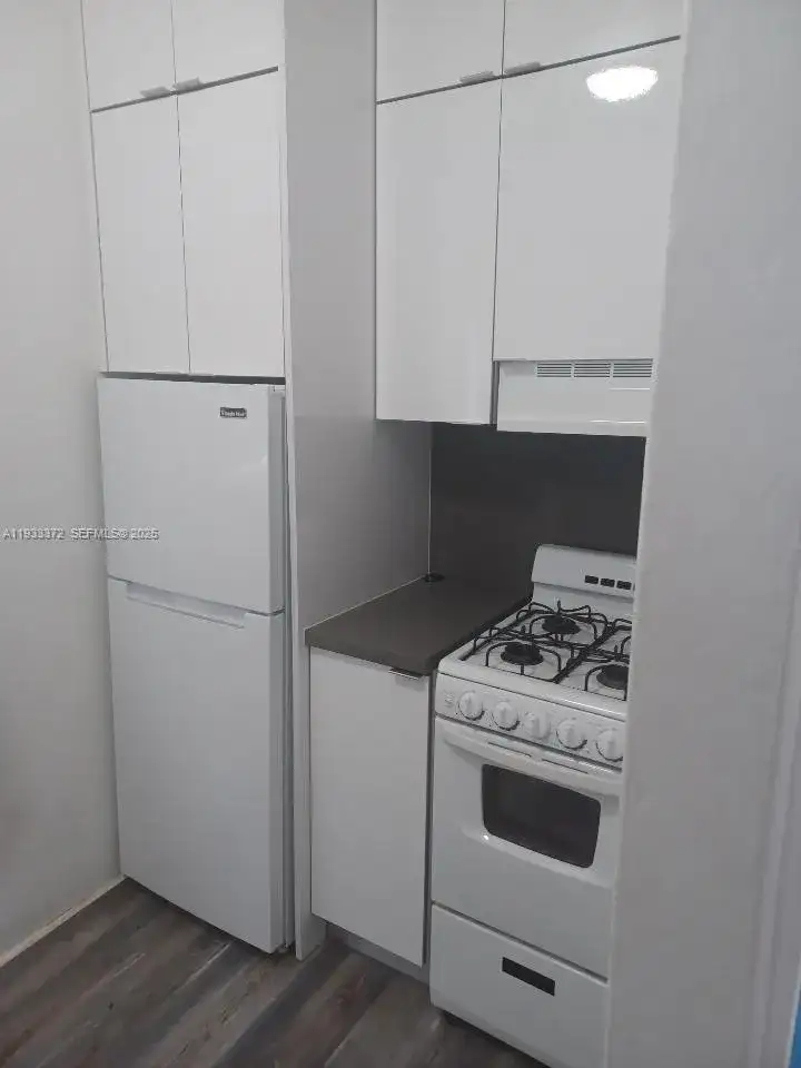 6950 Byron Ave # 2, Miami Beach FL 33141 photo 3