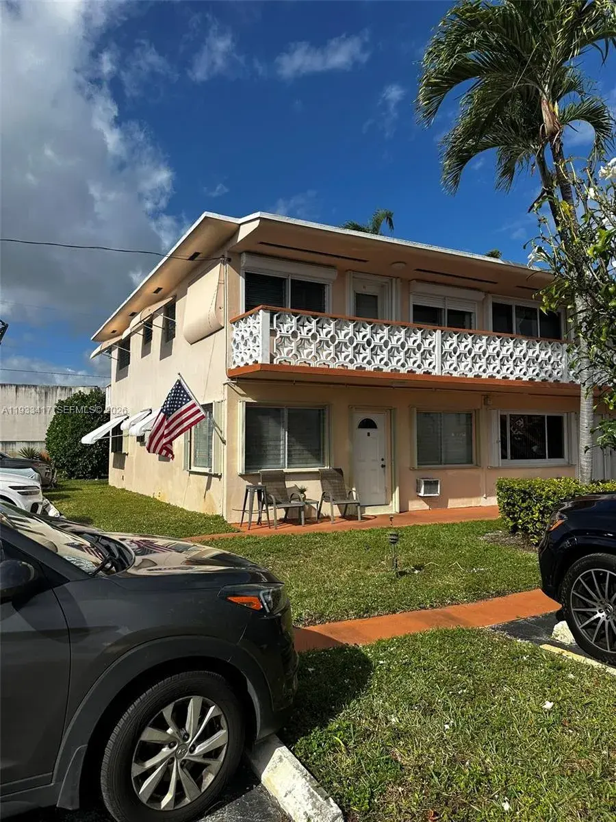 920 SW 11th Ave # 11D, Hallandale Beach FL 33009