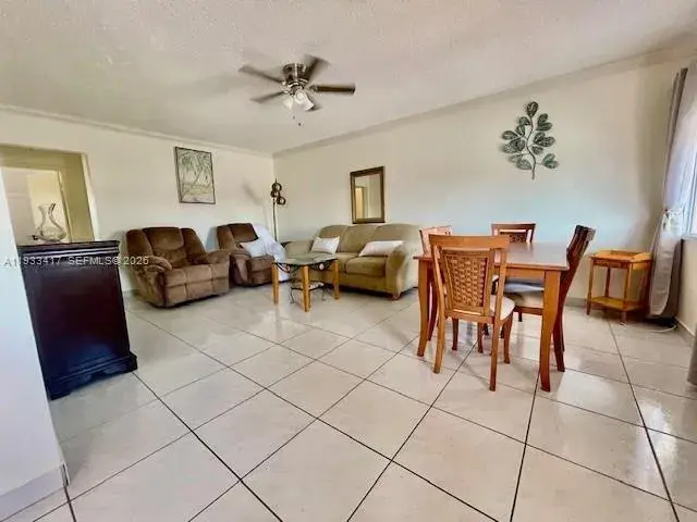 920 SW 11th Ave # 11D, Hallandale Beach FL 33009