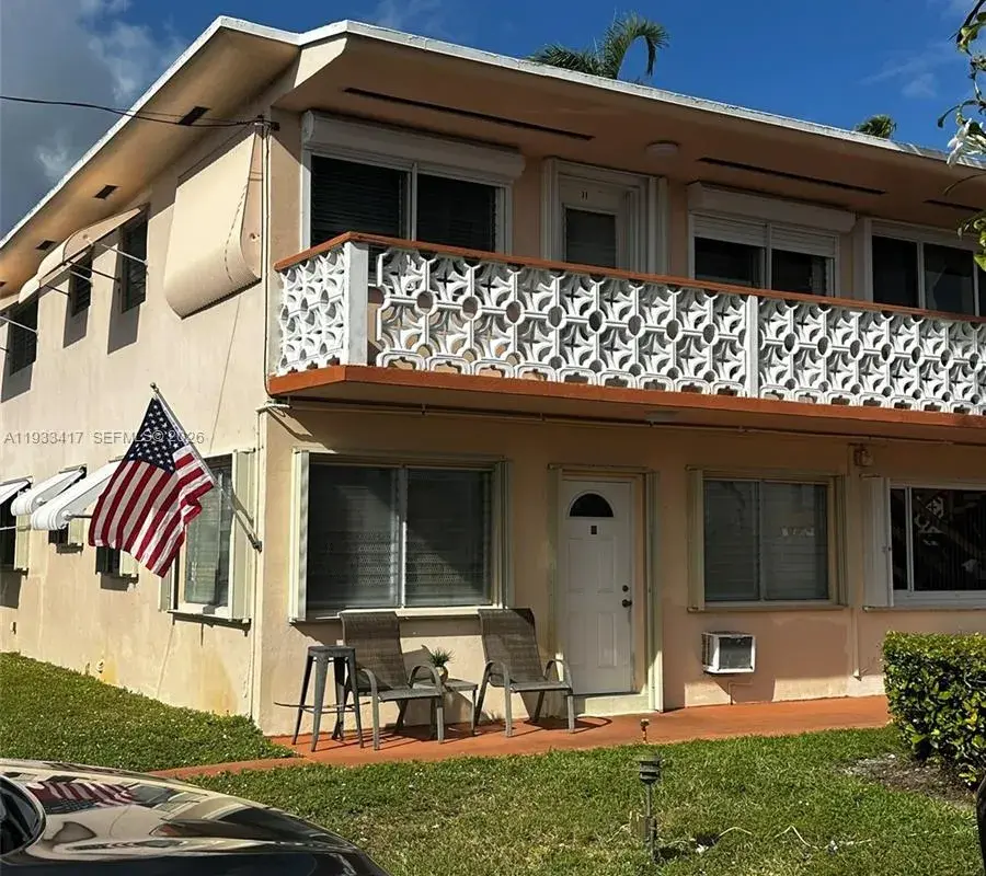 920 SW 11th Ave # 11D, Hallandale Beach FL 33009