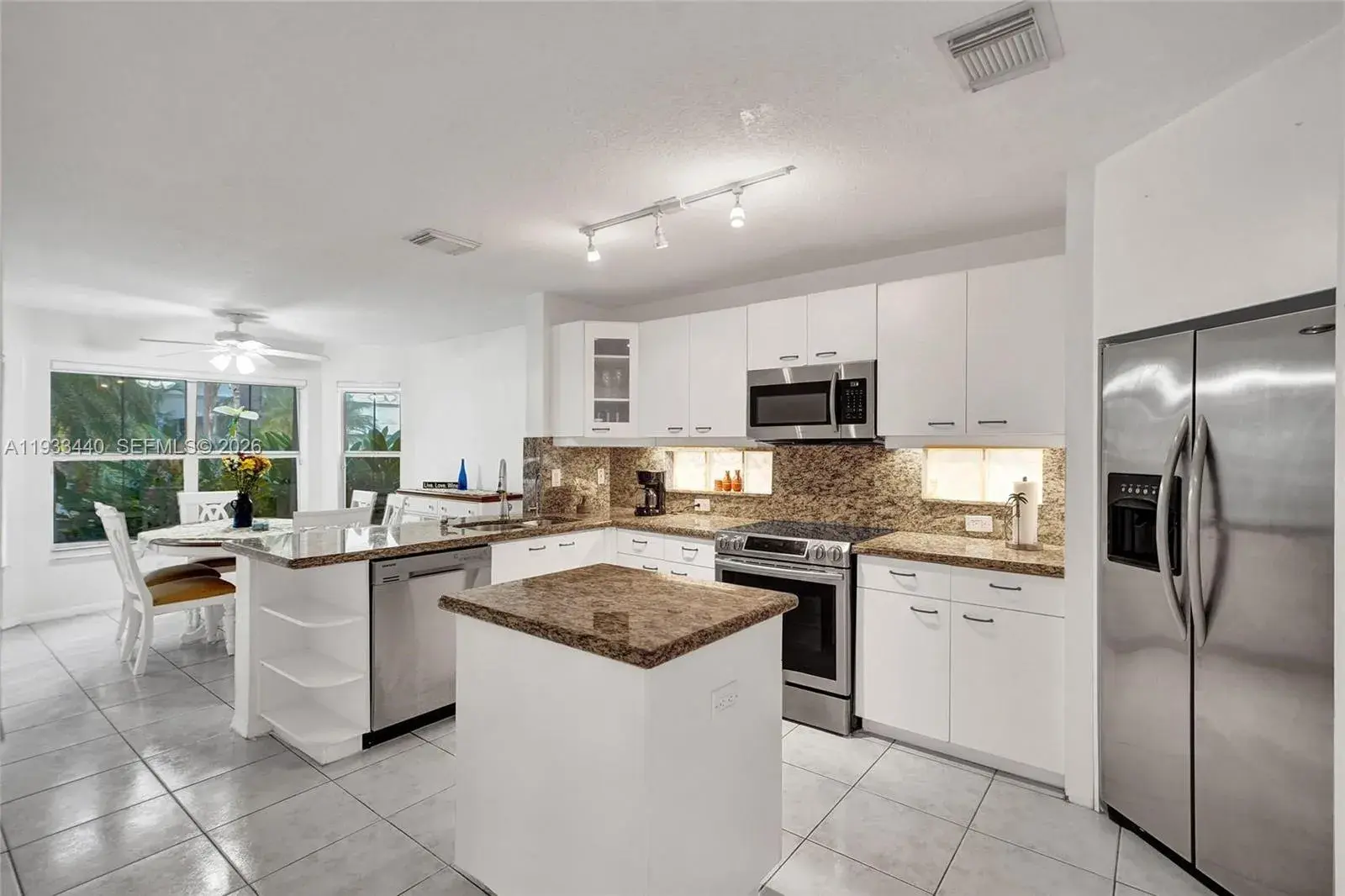 1046 Satinleaf St, Hollywood FL 33019