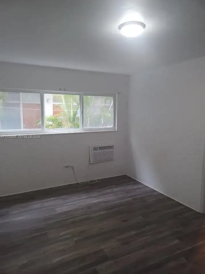 6950 Byron Ave # 3, Miami Beach FL 33141 photo 5