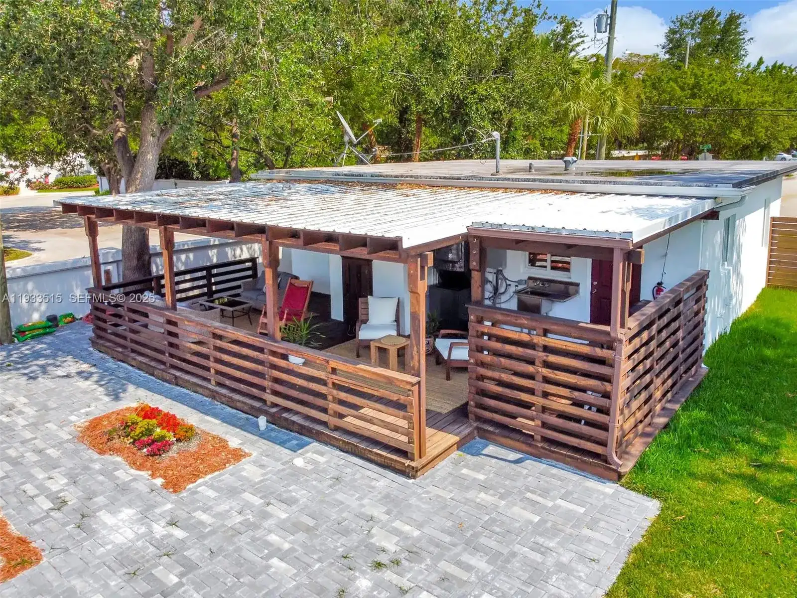 2055 NE 140th St, North Miami Beach FL 33181 photo 3