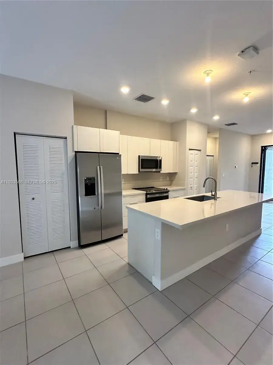7815 NW 104th Ave # 8, Doral FL 33178 photo 4