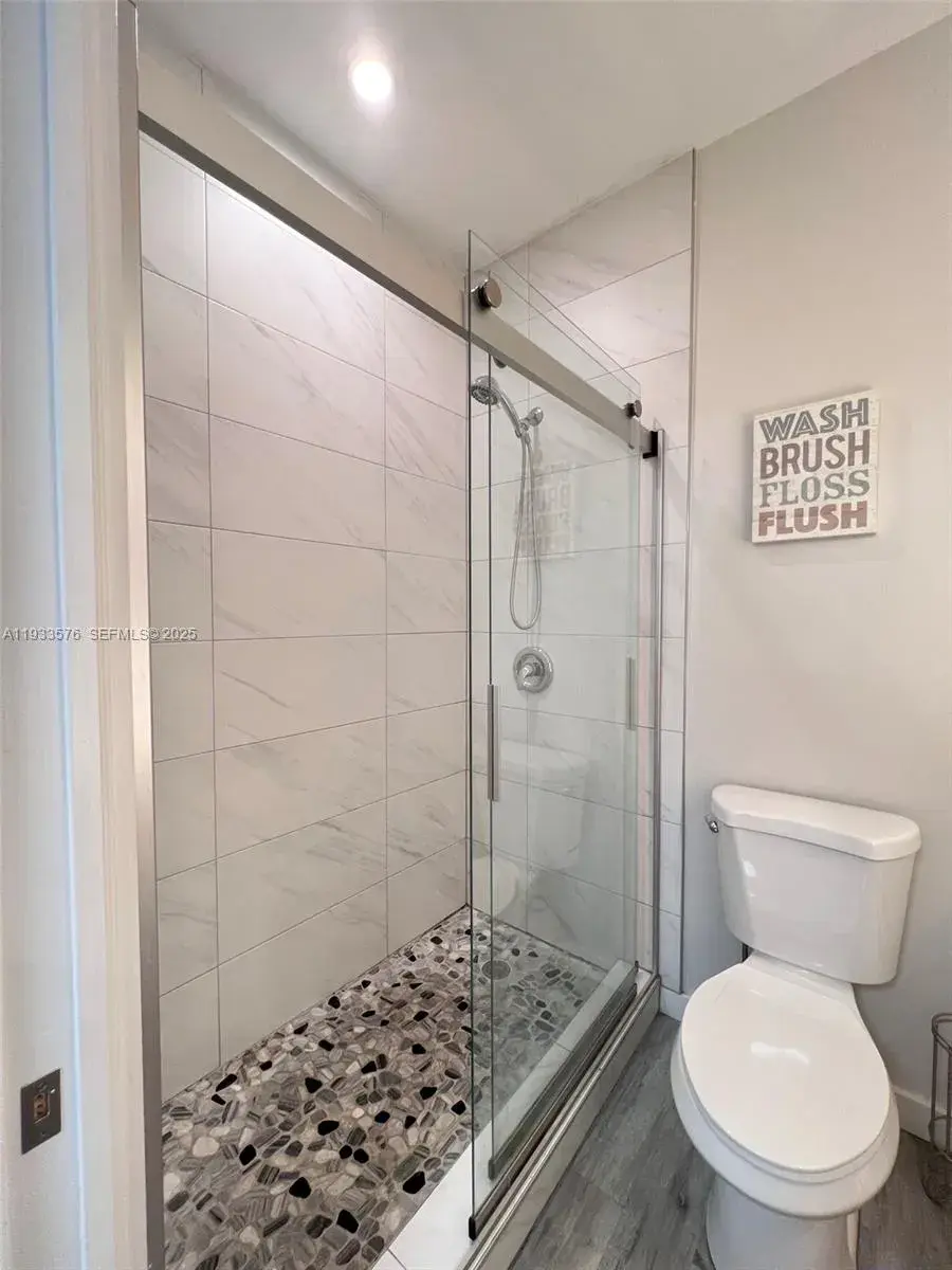 26 Diplomat Pkwy # 2308, Hallandale Beach FL 33009