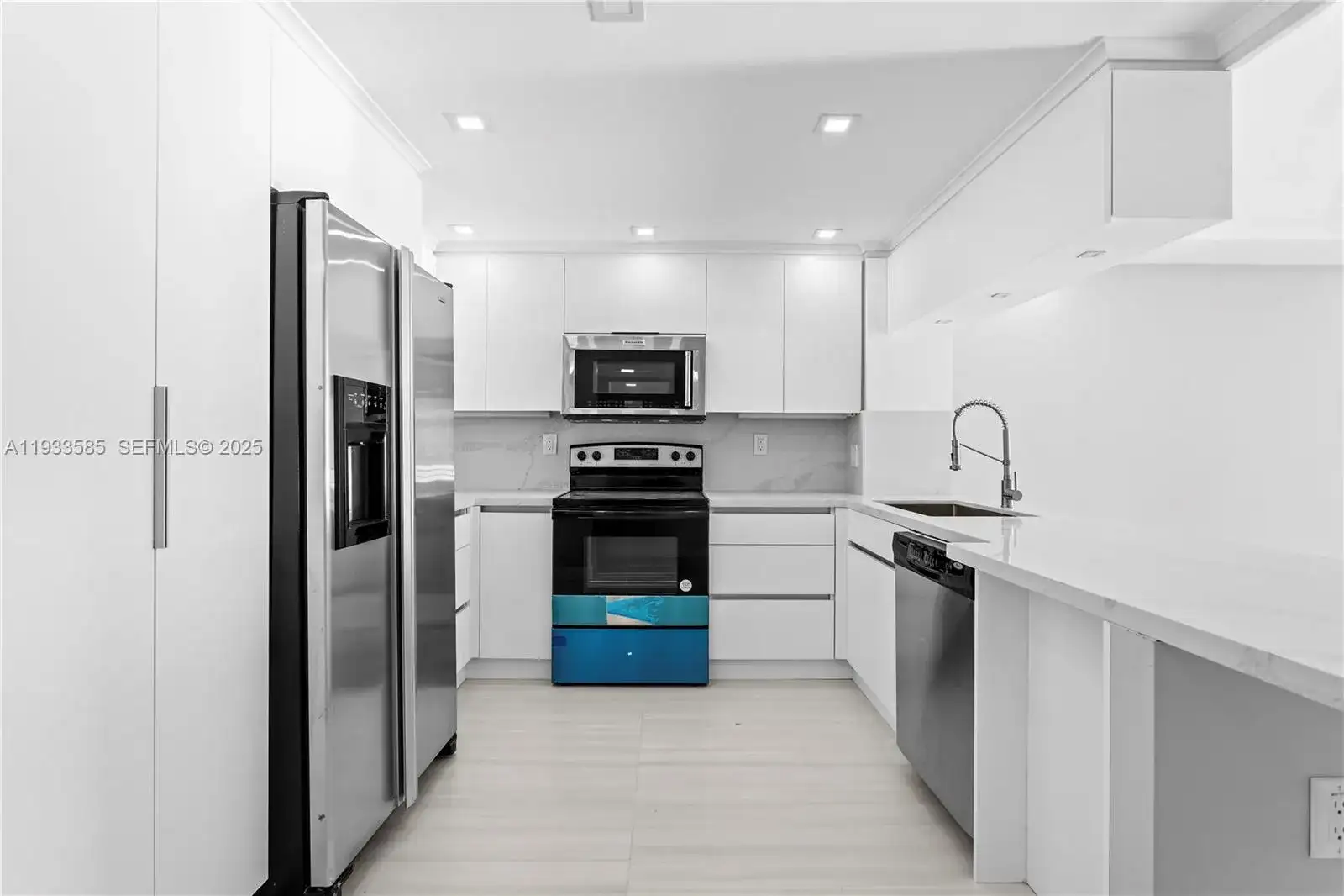 5555 Collins Ave # 14N, Miami Beach FL 33140 photo 4