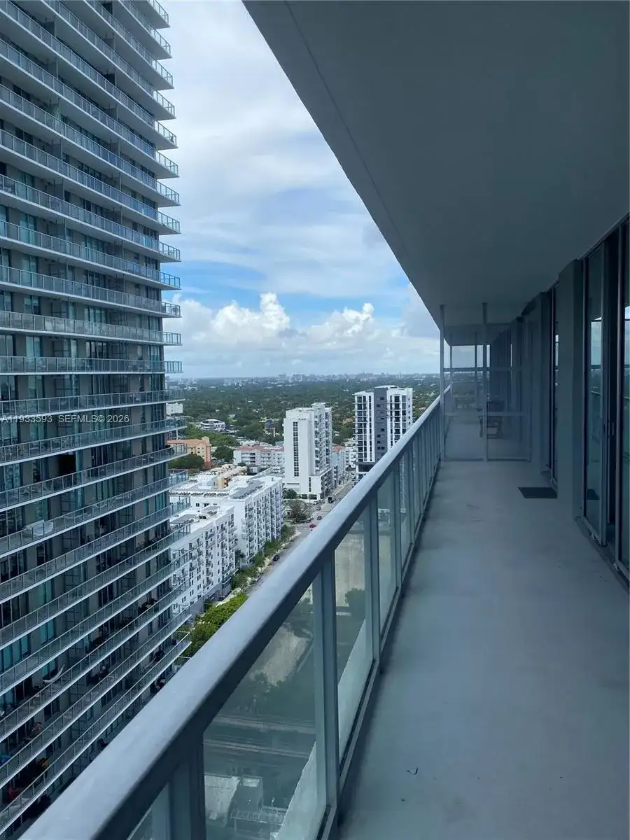 1111 SW 1st Ave, Miami FL 33130 photo 2