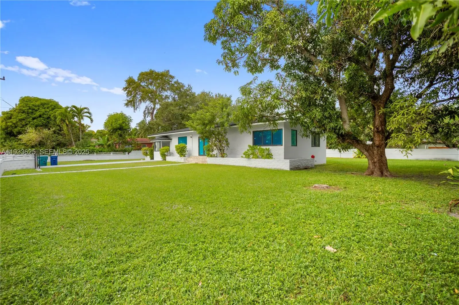 1445 NE 147th St, Miami FL 33161 photo 5
