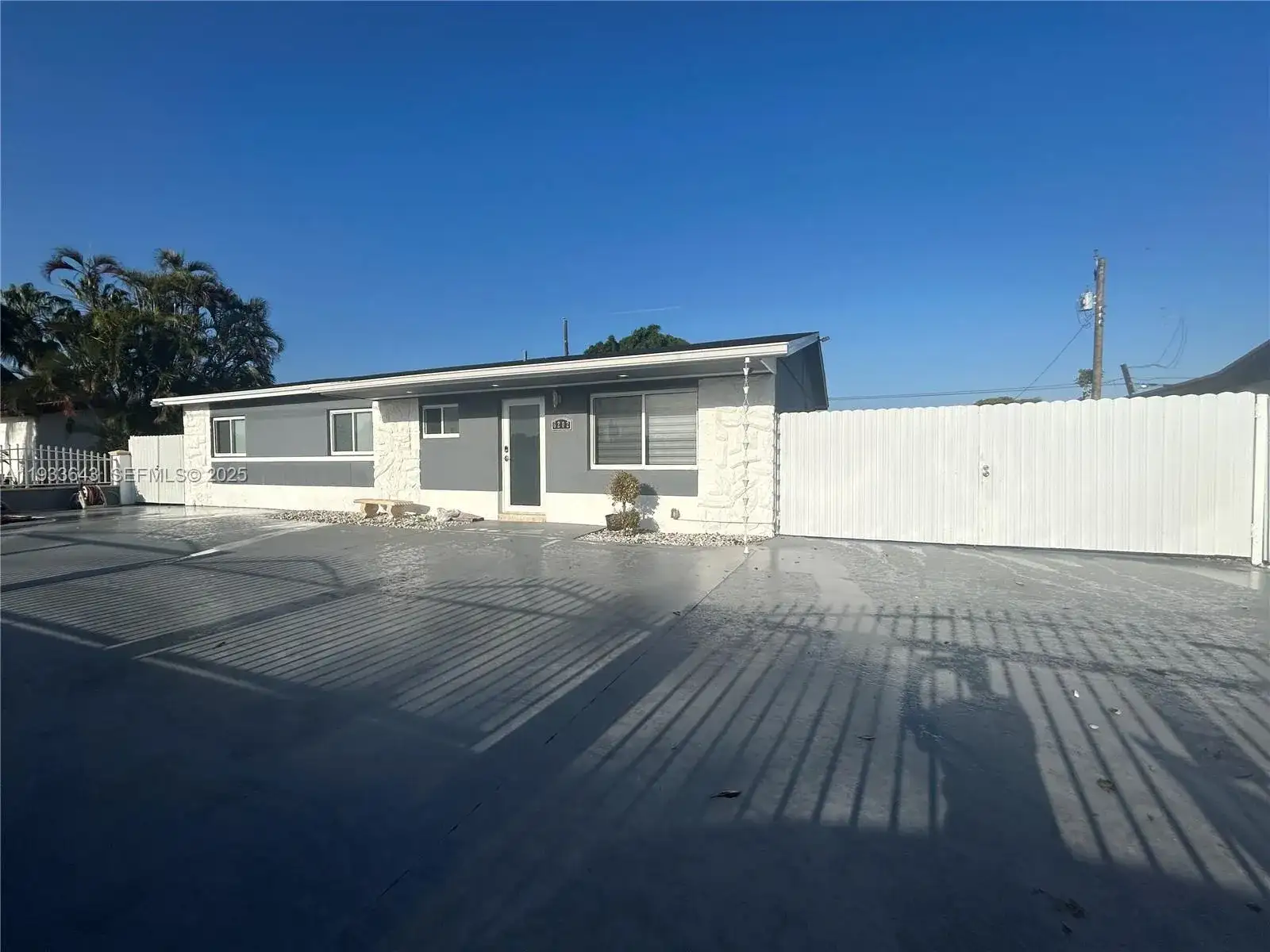 6202 SW 107th Ave, Miami FL 33173 photo 2