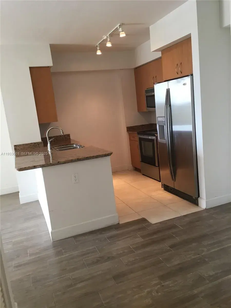 1830 Radius Dr # 618, Hollywood FL 33020