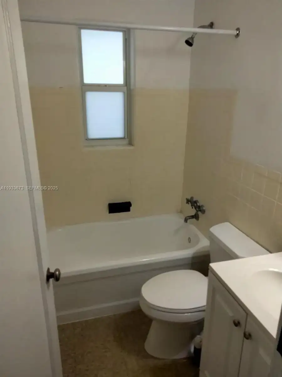 6950 Byron Ave # 4, Miami Beach FL 33141 photo 3