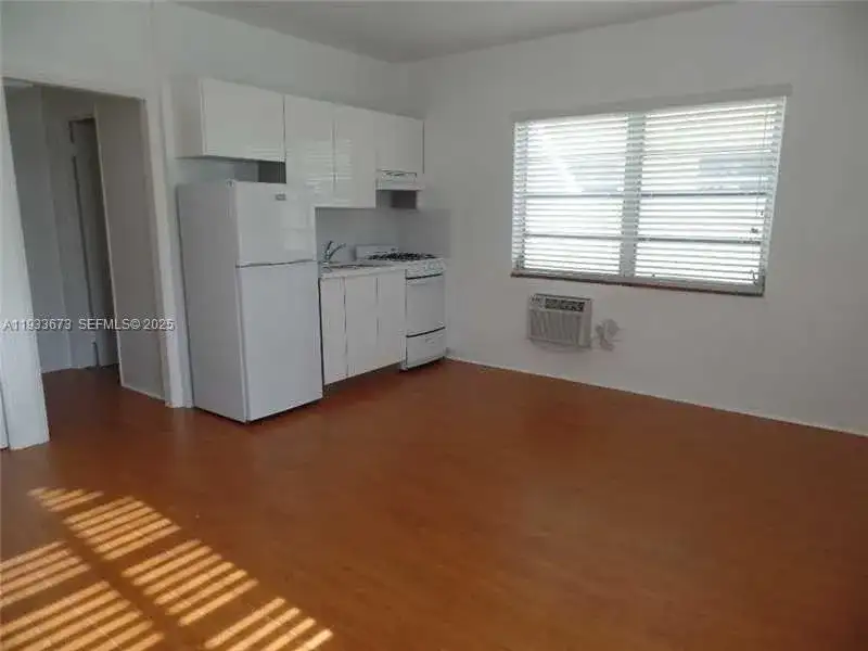 6950 Byron Ave # 4, Miami Beach FL 33141 photo 4
