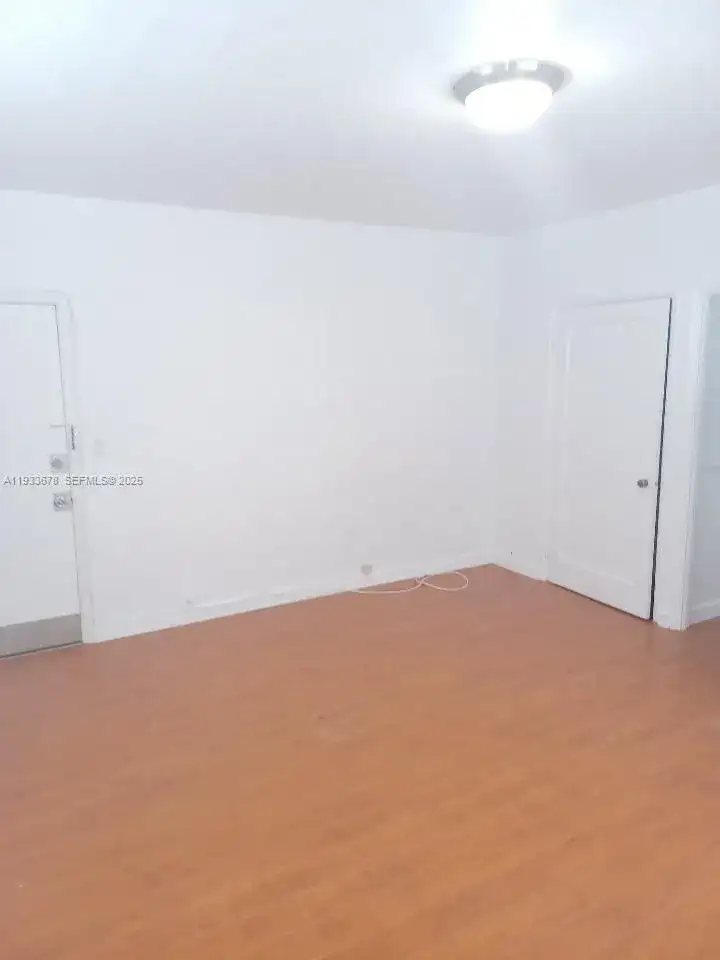 6950 Byron Ave # 7, Miami Beach FL 33141 photo 4