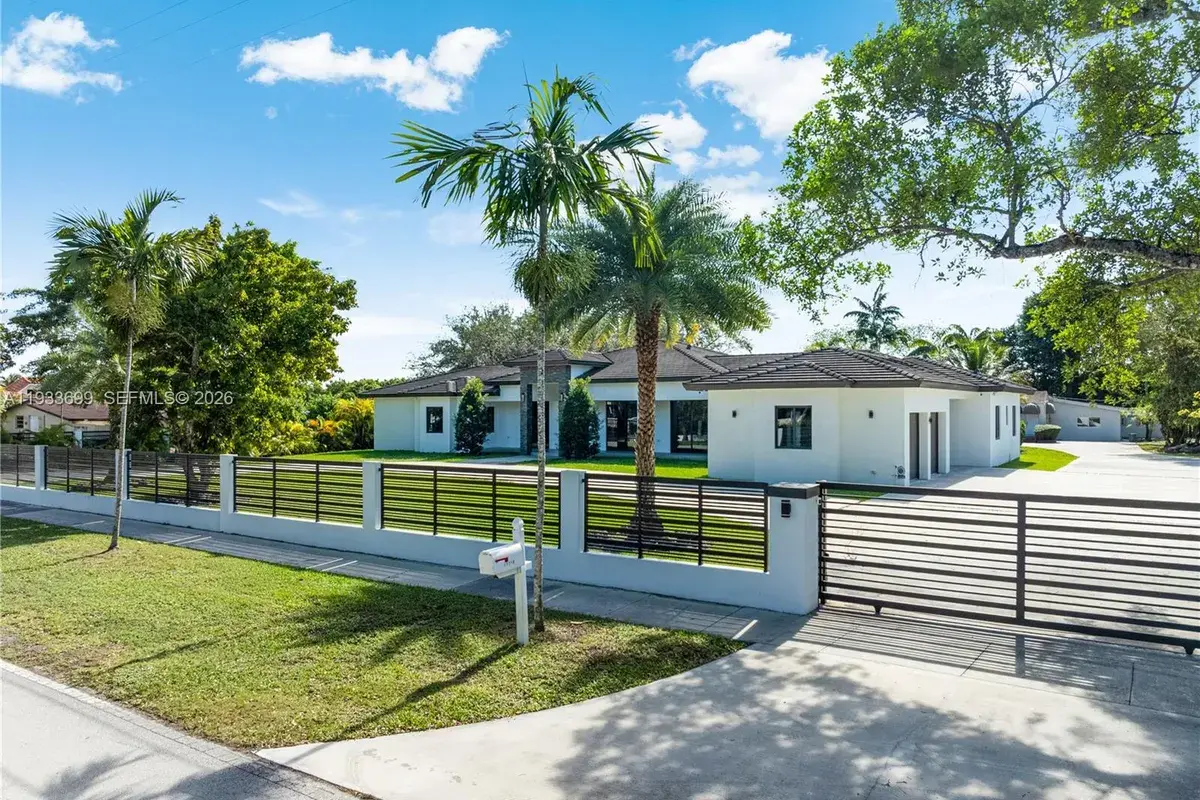 10398 SW 64th St, Miami FL 33173