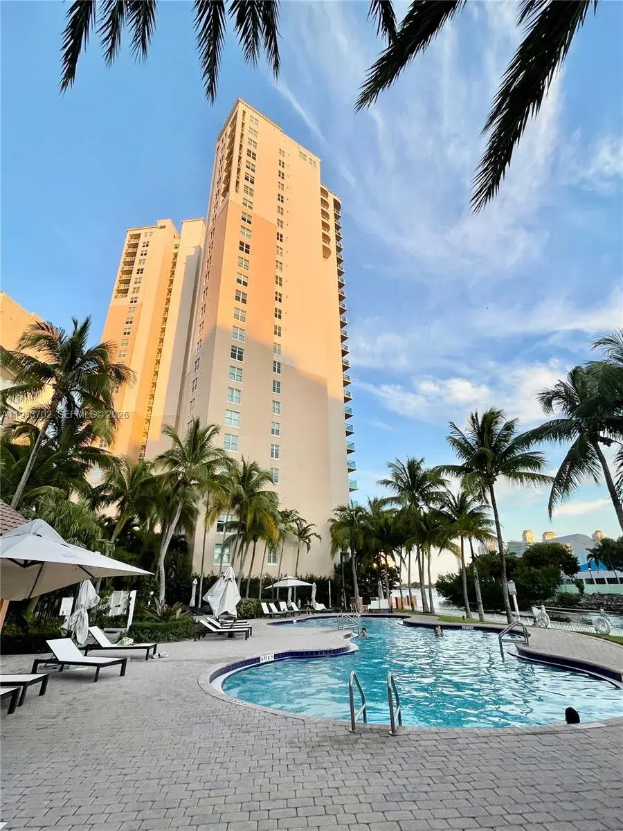3330 NE 190th St # 1112, Aventura FL 33180