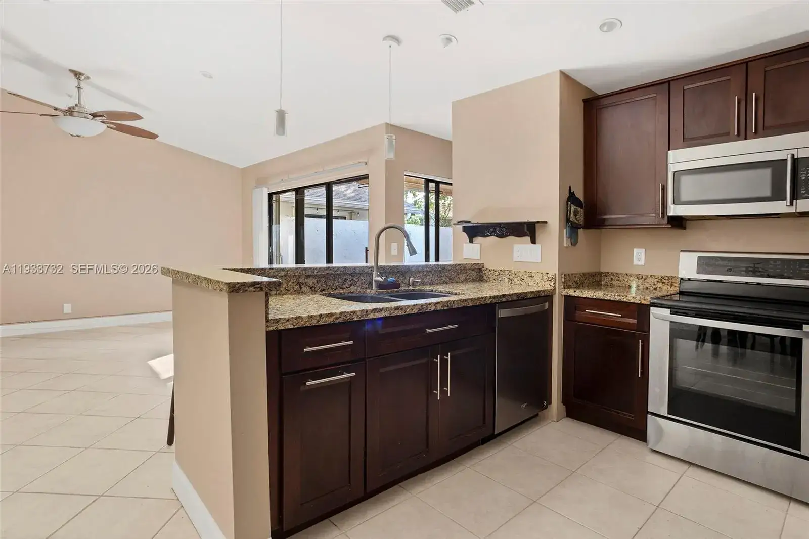 3074 S Oakland Forest Dr # 702, Oakland Park FL 33309