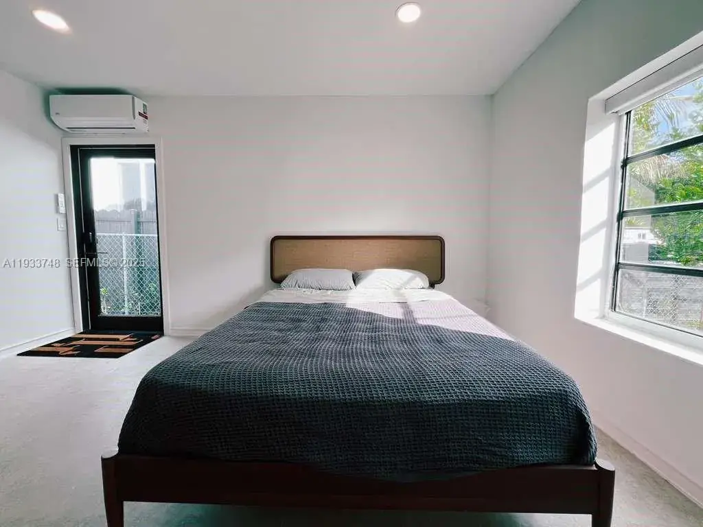 765 NW 44th St # 2, Miami FL 33127