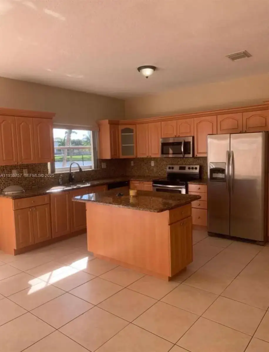 14964 SW 32nd Ter, Miami FL 33185 photo 3