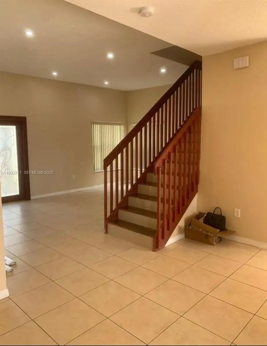 14964 SW 32nd Ter, Miami FL 33185 photo 4