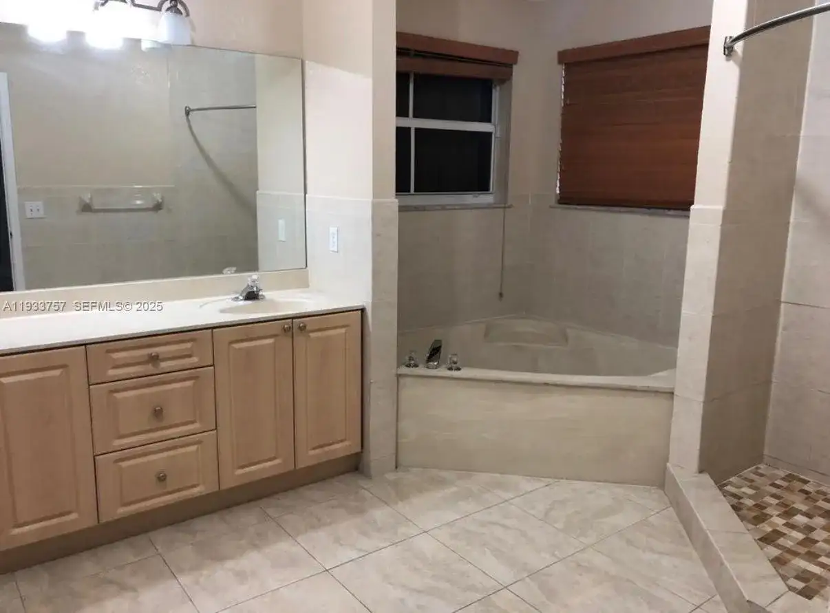14964 SW 32nd Ter, Miami FL 33185 photo 5