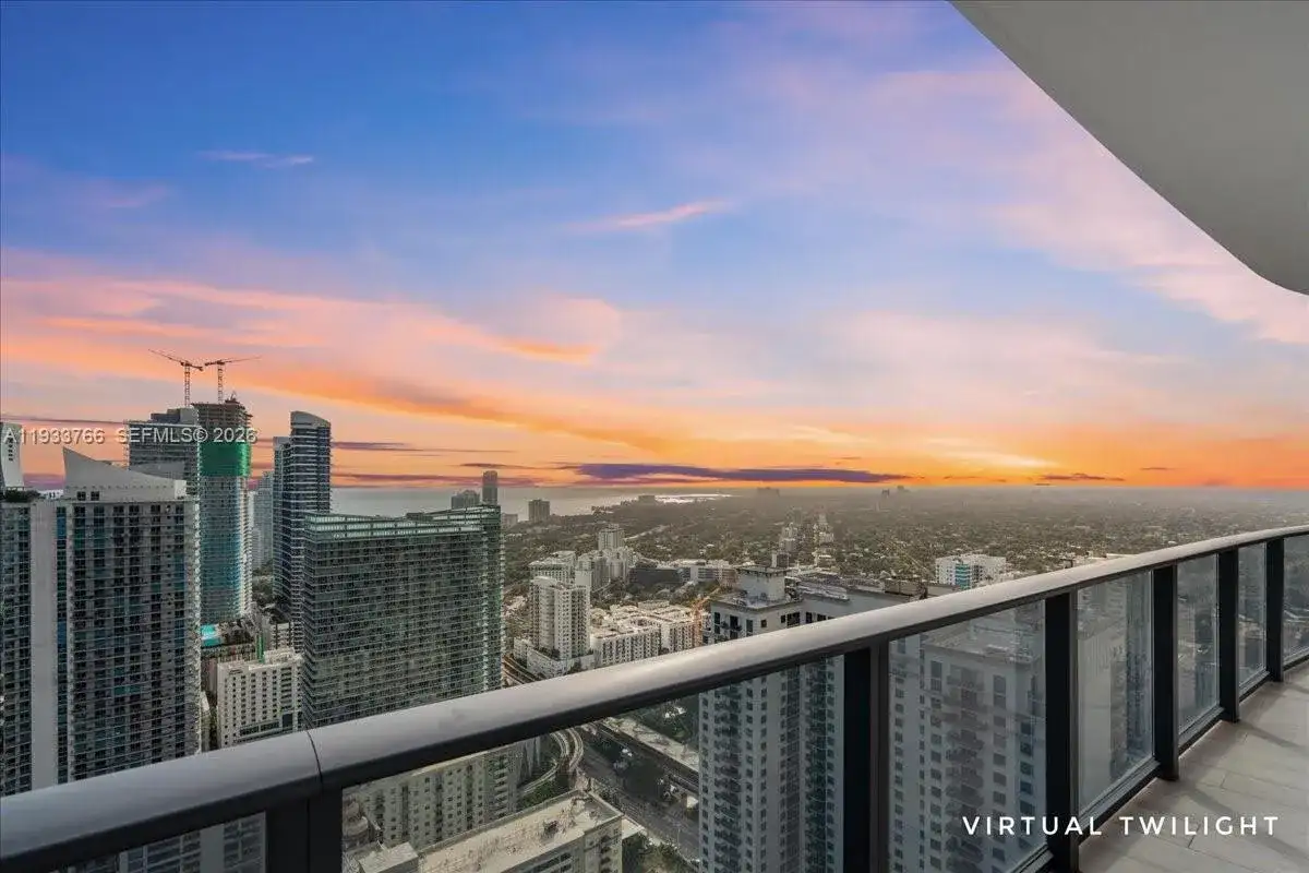 45 SW 9th St # 4306, Miami FL 33130 photo 2