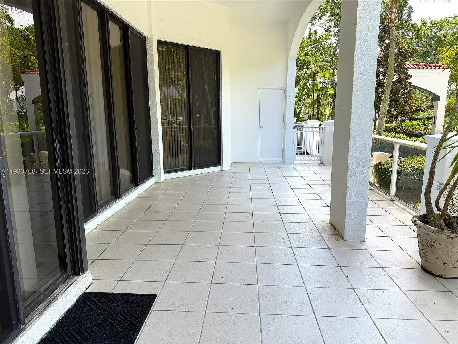 3640 Yacht Club Dr # 104, Aventura FL 33180