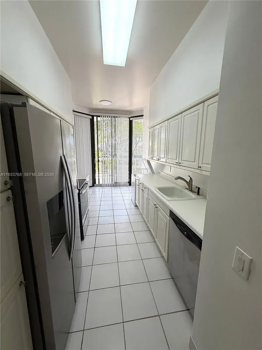 3640 Yacht Club Dr # 104, Aventura FL 33180