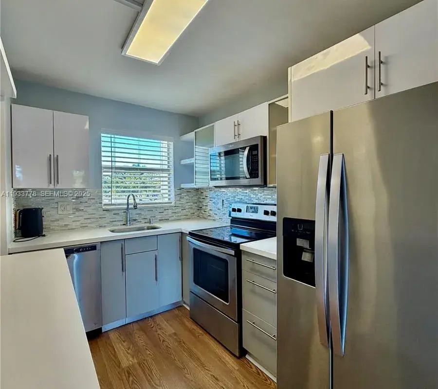 8350 Sunrise Lakes Blvd # 202, Sunrise FL 33322