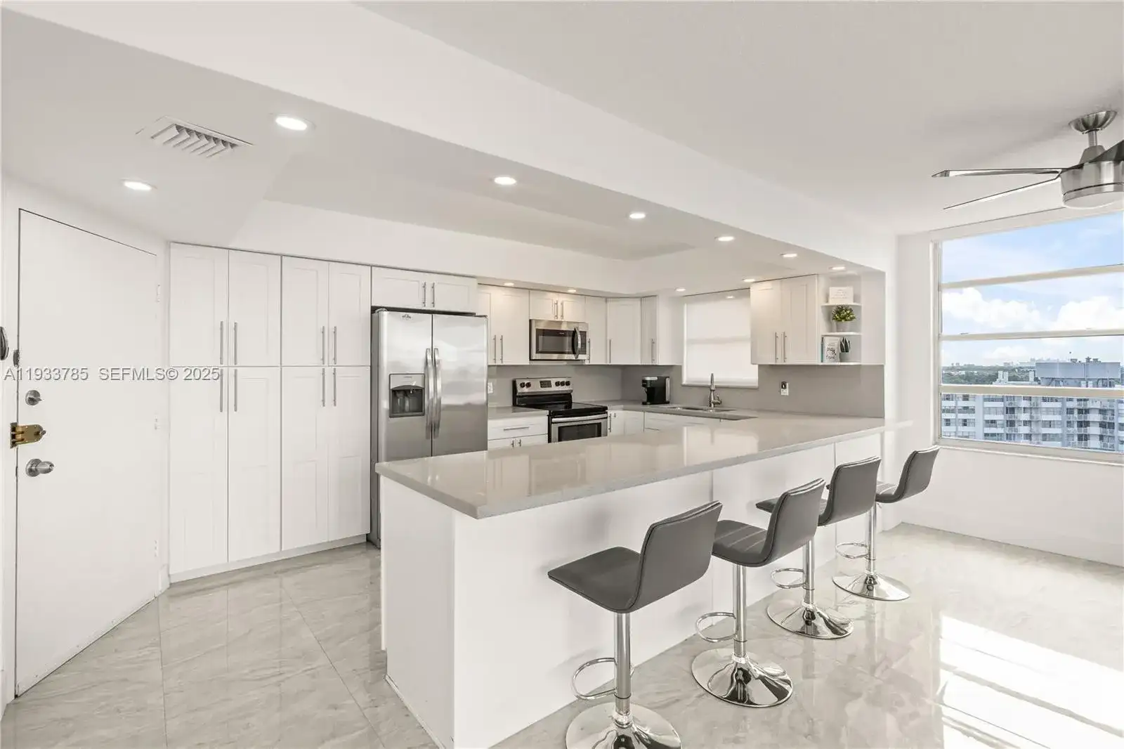 1301 NE Miami Gardens Dr # 1226W, Miami FL 33179 photo 4