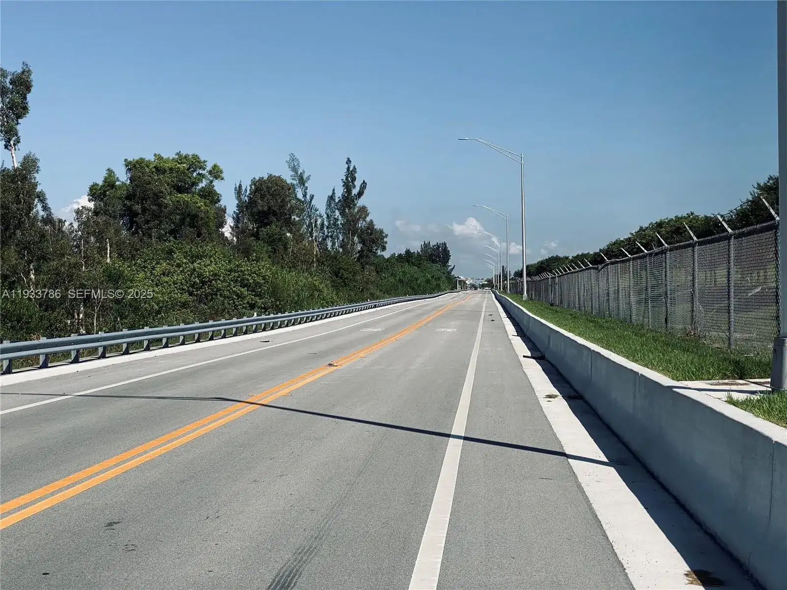 102 NW 66, Doral FL 33178 photo 4