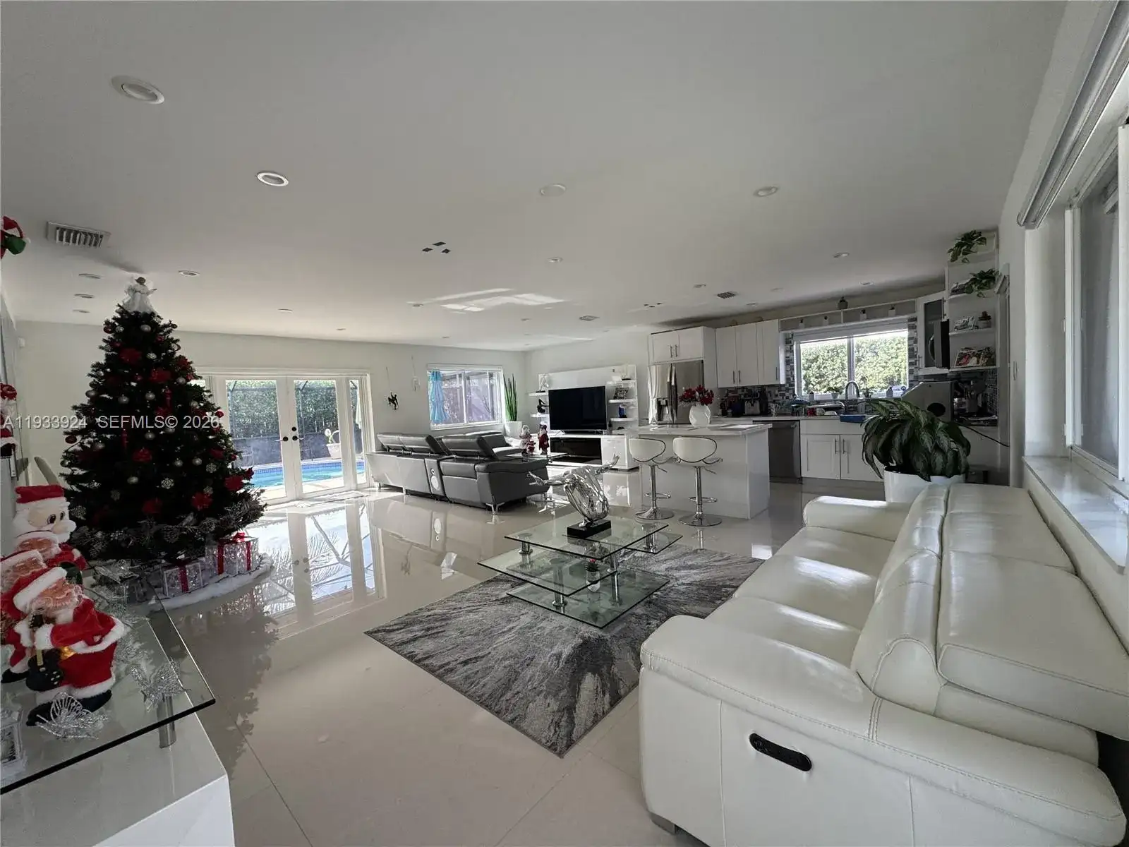 9300 SW 192nd Dr, Cutler Bay FL 33157 photo 5
