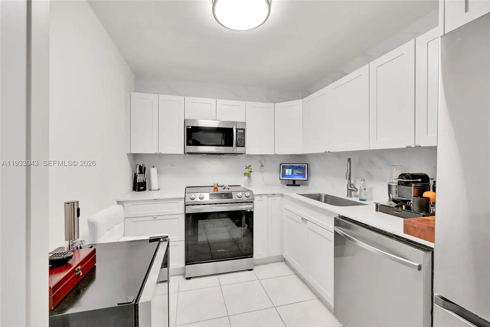 1400 Saint Charles Pl # 207, Pembroke Pines FL 33026 photo 3