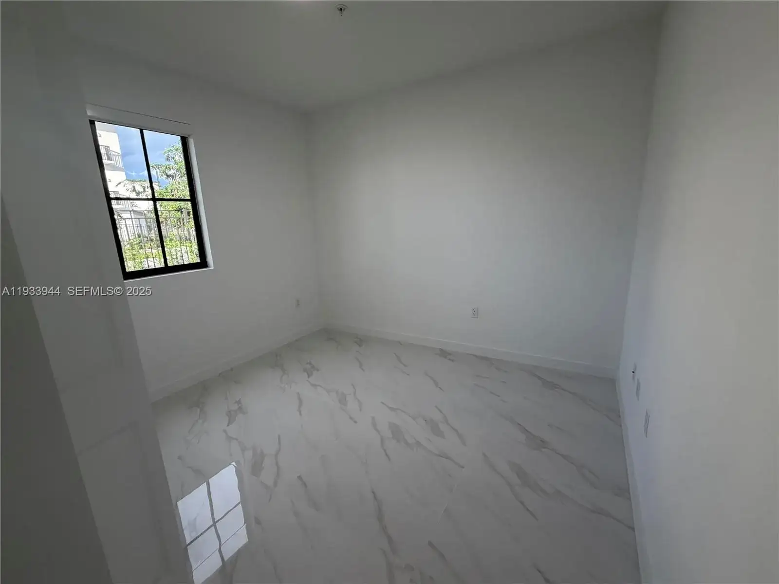 2306 E 4th ave # 303, Hialeah FL 33013 photo 4