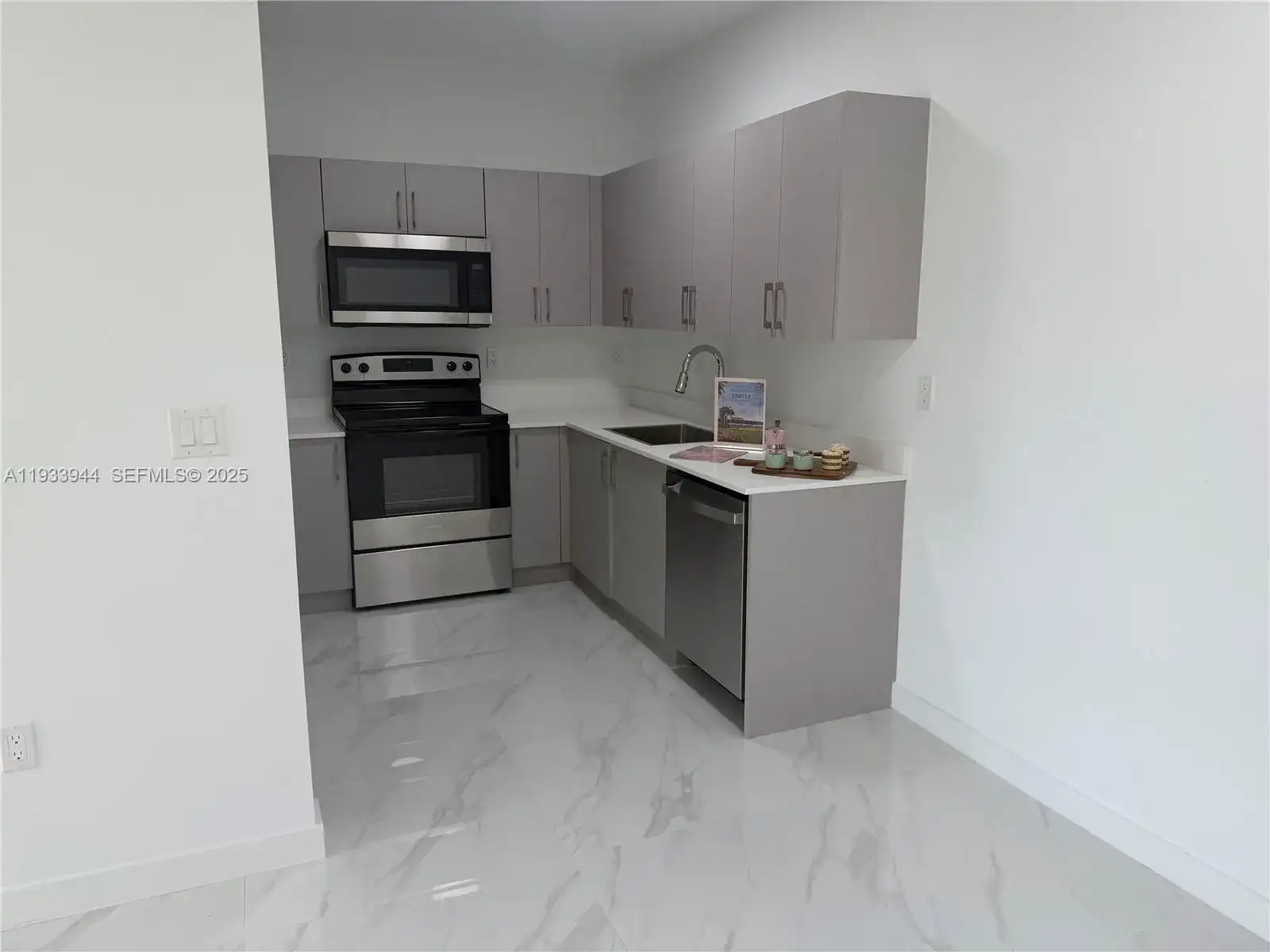 2306 E 4th ave # 303, Hialeah FL 33013 photo 5