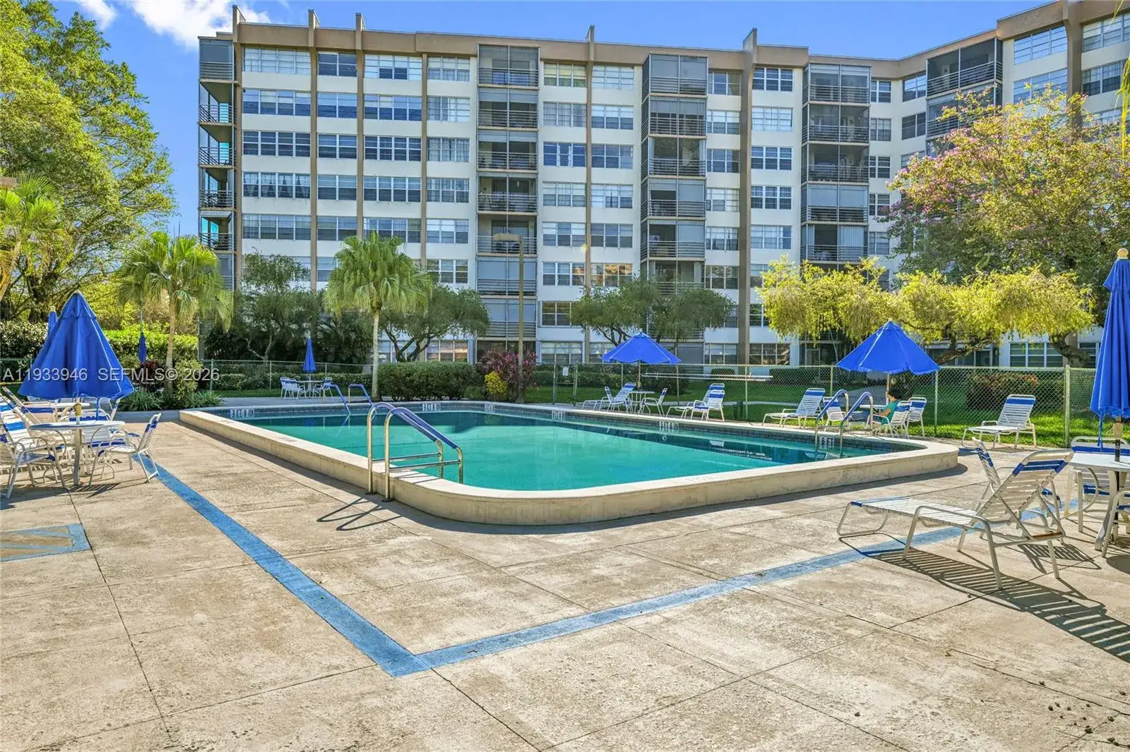 1400 Saint Charles Pl # 323, Pembroke Pines FL 33026