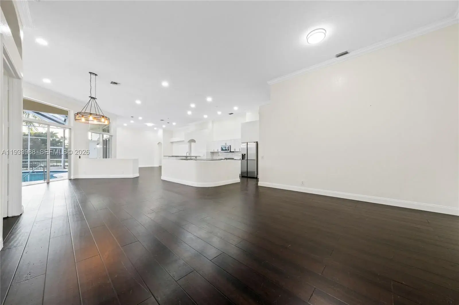 2893 Oakbrook Dr, Weston FL 33332