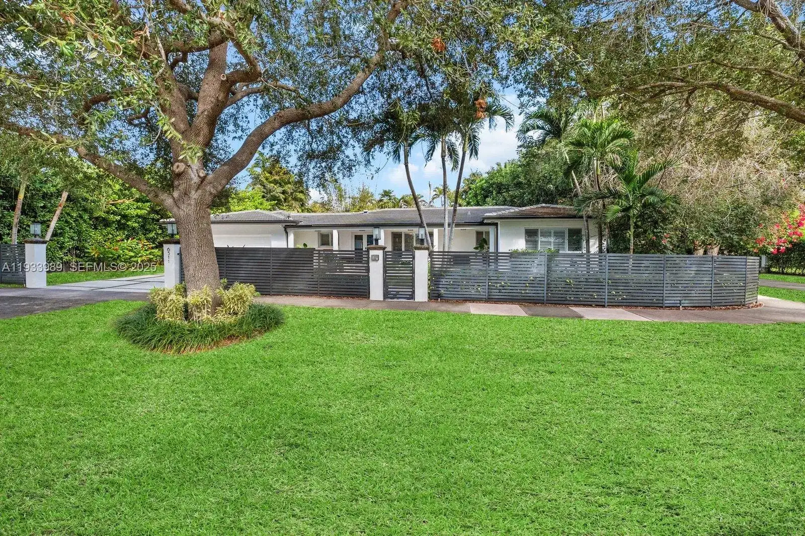 6511 Riviera Dr, Coral Gables FL 33146 photo 2