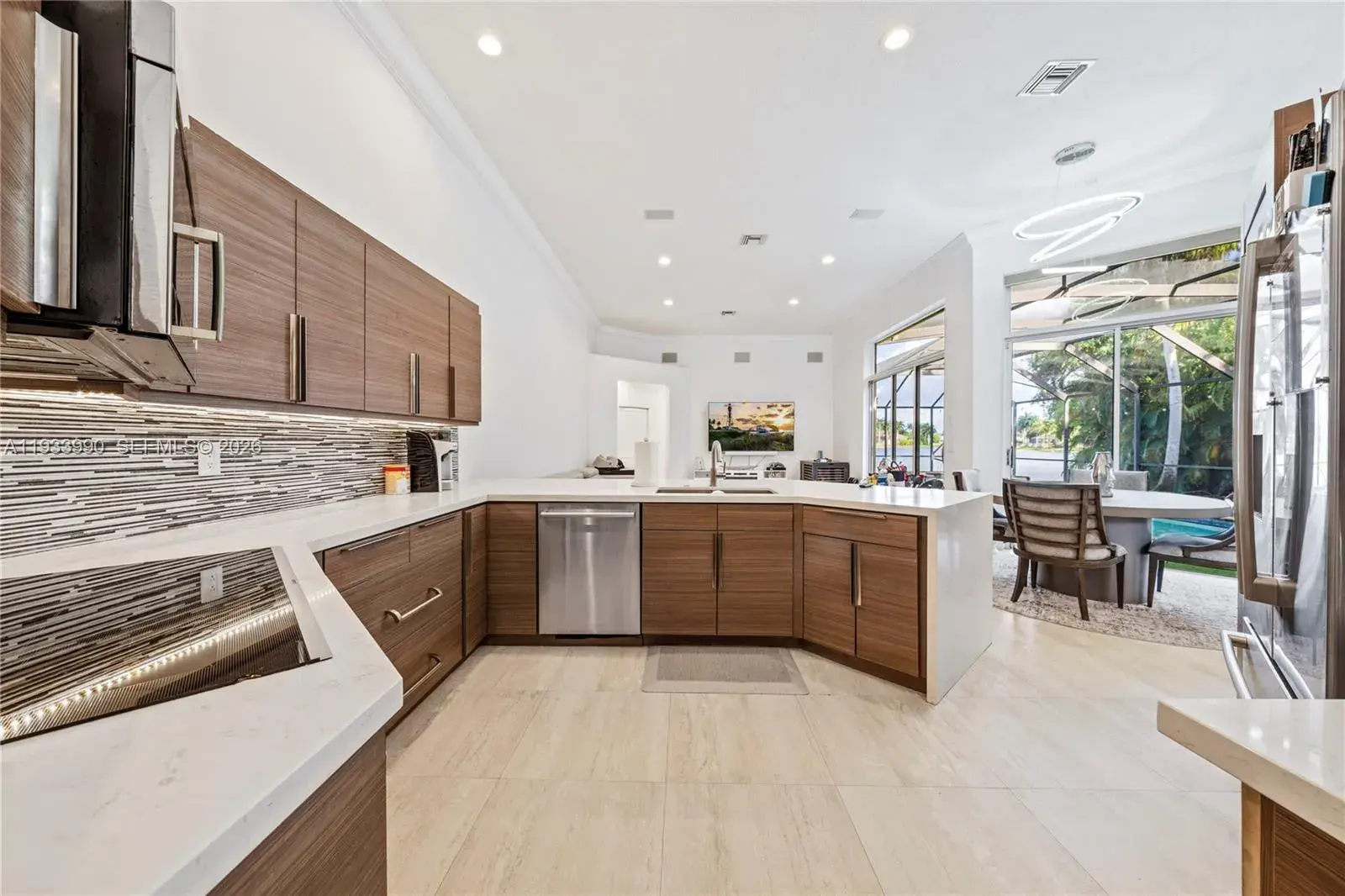 2994 Oakbrook Dr, Weston FL 33332