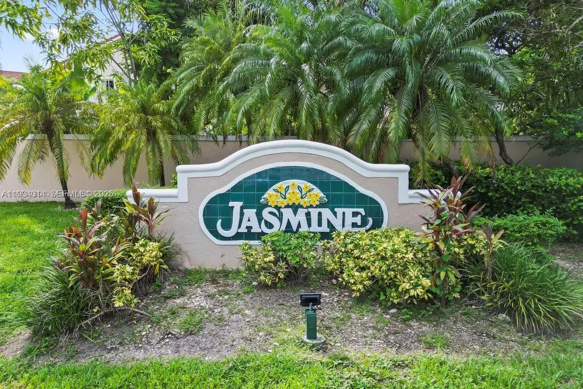 15253 SW 111th St, Miami FL 33196