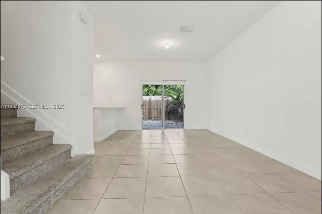 2645 SE 17th St, Homestead FL 33035 photo 4