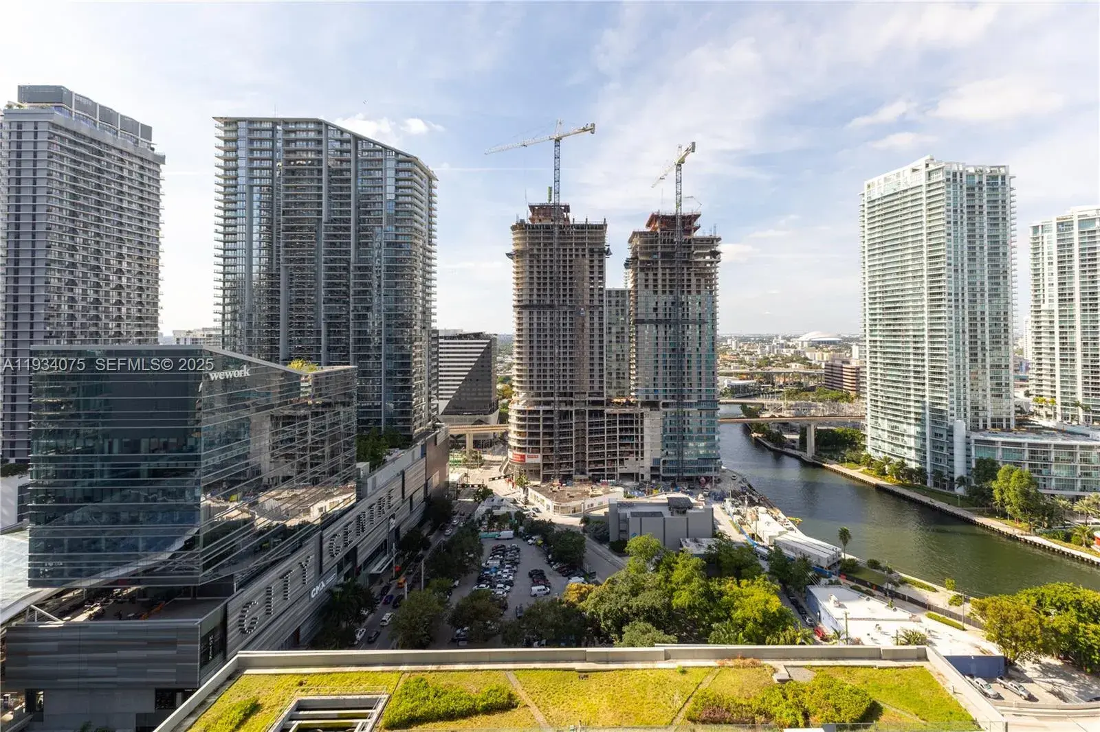 68 SE 6th St # 2006, Miami FL 33131